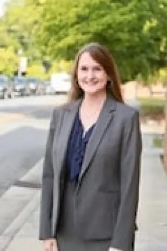 Photo of Hillary Earls, Plaintiff Lawyer