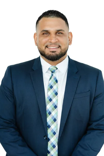 Photo of Hiren Rajesh Bhakta, Plaintiff Lawyer