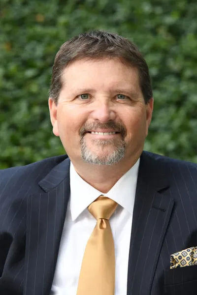 Photo of C. Michael Davis, Plaintiff Lawyer