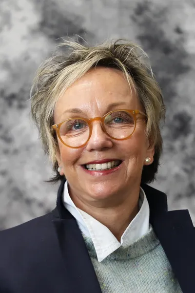 Photo of Karyl Lee Hall, Defendant Lawyer