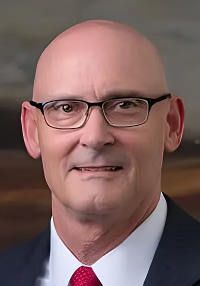 Photo of Paul L. Groth, Defendant Lawyer