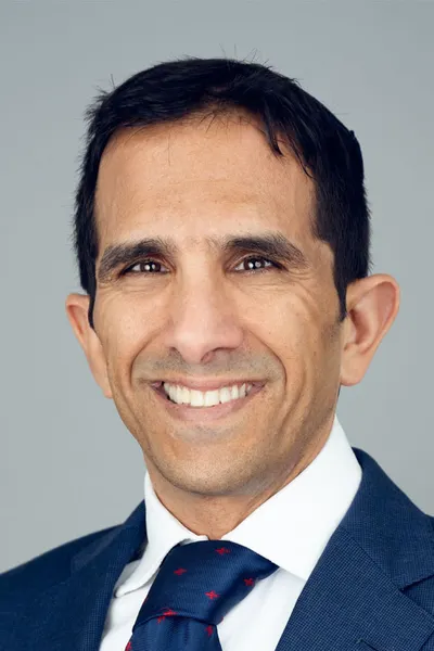 Photo of Julian Ari Hammond, Plaintiff Lawyer
