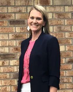 Photo of Julie Ann Ezell, Defendant Lawyer