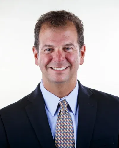 Photo of Neil Warren Siegel, Defendant Lawyer