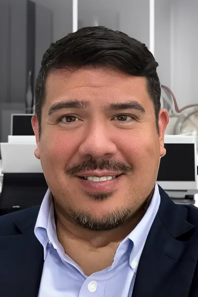 Photo of Saul Gilbert Olivarez, Plaintiff Lawyer
