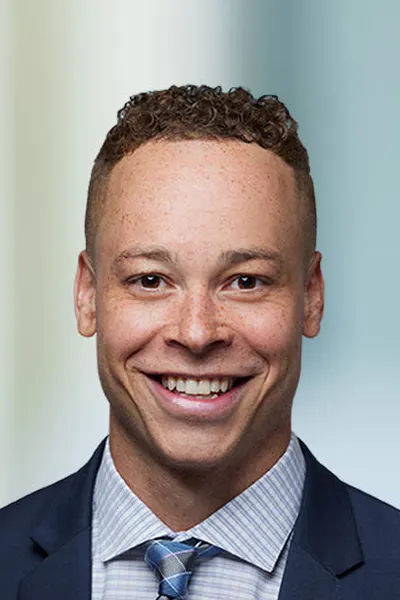Photo of Dominik Mackinnon, Defendant Lawyer