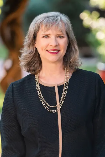 Photo of Lindsey Helen Bennett, Defendant Lawyer