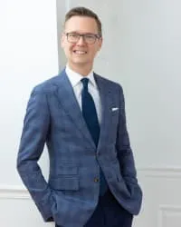 Photo of Mark C. Pierce, Defendant Lawyer