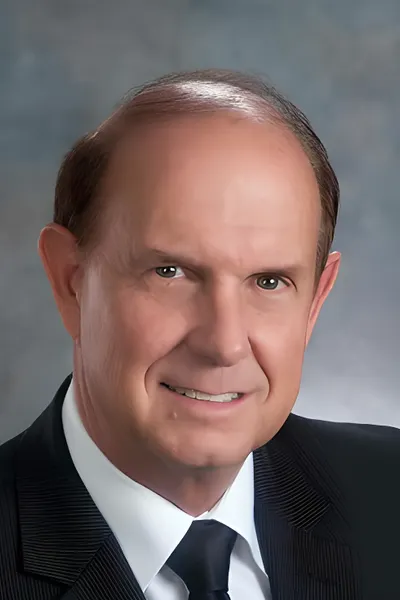 Photo of Robert Hall, Defendant Lawyer