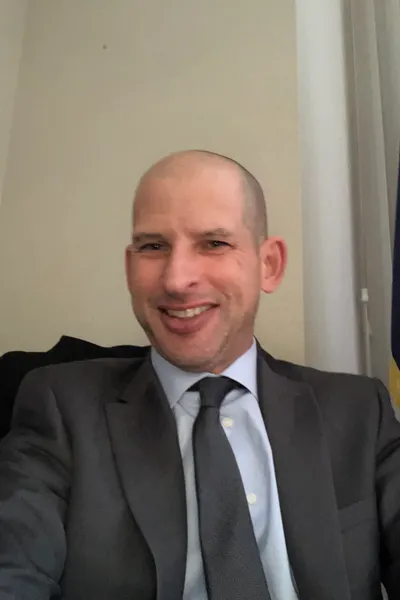 Photo of Kenneth D. Vernier, Defendant Lawyer