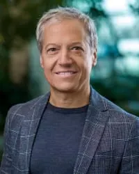 Photo of Charles J. Holzman, Plaintiff Lawyer