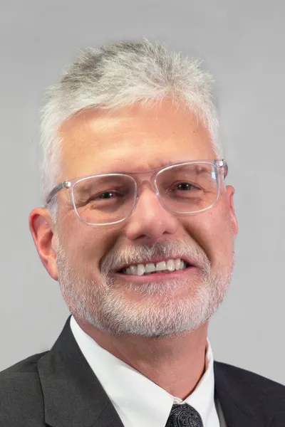Photo of Russell G. Thornton, Defendant Lawyer