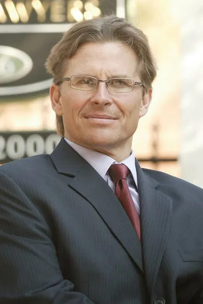Photo of J. Robert Davis, Plaintiff Lawyer