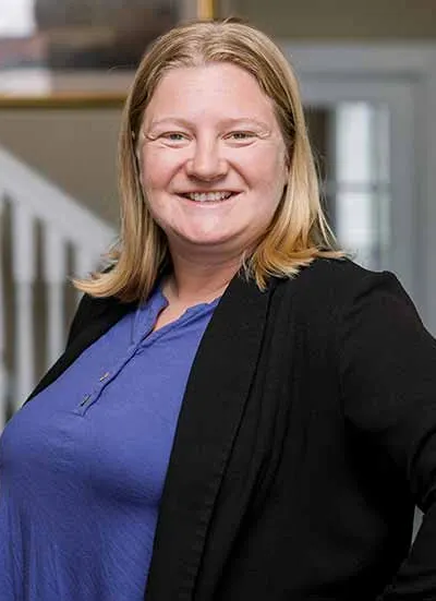 Photo of Amanda L. Hinshaw, Defendant Lawyer
