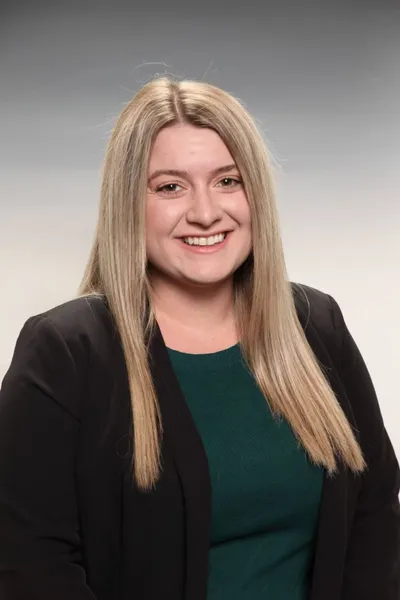 Photo of Hailey Doliveira, Defendant Lawyer