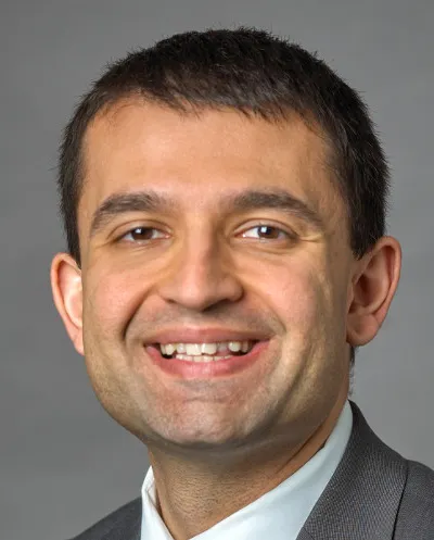 Photo of Glen Shikunov, Defendant Lawyer