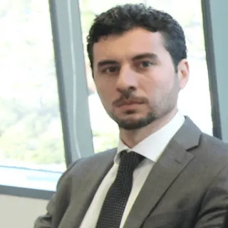 Photo of Armen, Plaintiff Lawyer