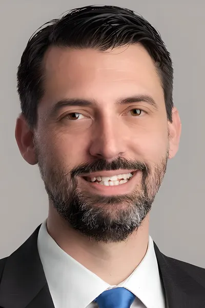Photo of Robert L. Burns, Plaintiff Lawyer